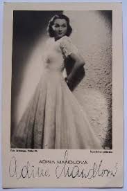 Přečtěte si o tématu adina mandlová. Adina Mandlova Adina Style Inspiration Greek Statue