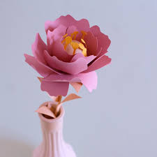 Creer Une Fleur En Papier L Atelier Canson Décorez votre table de fête avec des fleurs en papier, suivez notre leçon filmée pour réaliser ces pliages et découpages de noël dans l'esprit shabby chic. creer une fleur en papier l atelier