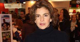 Secrets d'histoire (france 3) chevalier d'éon. Dans Quelle France On Vit Anne Nivat Debarque Ce Soir Sur Rmc Story Puremedias