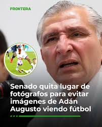 Trabajar o ver el partido? 😳📱 Adán Augusto, coordinador de Morena, fue  captado nuevamente viendo fútbol en el Senado. Tras la polémica, los  fotógrafos fueron reubicados para que no puedan captar a