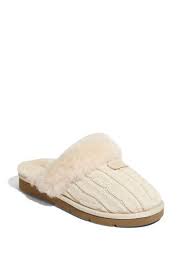 Love These Boots Not Only Are They Comfy But They Re Cozy And Perfect For Winter Super Cute Suitable For Winter Prices Cozy Knits Womens Uggs Womens Slippers
