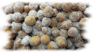 Nel frattempo preparate una pastella fluida e omogenea con le uova, la farina, l'acqua, il latte e il sale. Frittelle Di Ricotta Dolce Tipico Sardo Le Vie Del Gusto Piatti Tipici Sardi Enogastronomia Ricette Tipiche Sarde E Itinerari Enogastronomici La Storia Di Una Regione Attraverso Le Sue Tradizioni Enogastronomiche