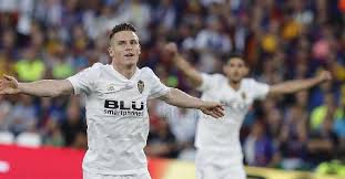 Back at the start of the year, when valencia lost its last 16 tie to sporting gijon in the middle of a miserable run, this looked unlikely. Valencia Beat Barcelona To Win Copa Del Rey Dubai Eye 103 8 News Talk Sport