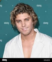 Tanner Gage's Instagram, Twitter & Facebook