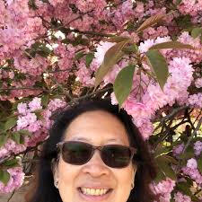 Visited my mums hometown and went to a wet-market in四九 and feel really  traumatised with the experience(smells of dead animals and sounds of fear  from the animals). I also saw a dead