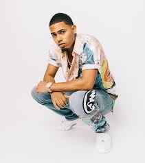 Artículos, fotos, videos, análisis y opinión sobre myke towers. Myke Towers Lanzara En Enero 2020 Su Disco Easy Money Baby Gorgeous Men Latino Artists Trap Music