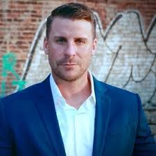 Brett Pack's Instagram, Twitter & Facebook