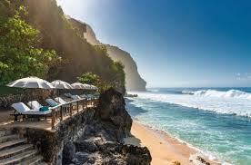 Lukisan terlihat sangat indah ini adalah salah satu danau di indonesia yang terkenal. Menakjubkan Pemandangan Alam Luar Biasa Di Resor Bali