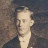 Harry Holmberg's Instagram, Twitter & Facebook