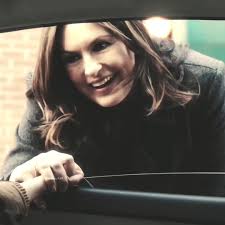 OLIVIABENSON happy birthday olivia benson i hope you dont get stabbed...