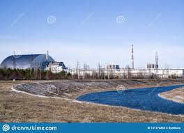 Er ist zusammengesetzt aus einzelnen blöcken unterschiedlicher länge Kernkraftwerk Tschernobyl Vierter Reaktor Und Dazugehorige Sarkophagus Umschliessung In Der Ausschlusszone Von Tschernobyl Ukrai Stockfoto Bild Von Aufbau Industrie 141170358