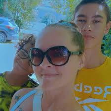 Uncle Daryl just sent me some of Jason Broski's baby pictures. He was such  a cute baby, wonder what happened.