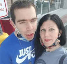 10 Edge Strong Moms Who Are Inspiring Us This Mother's Day