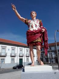 File:Estátua de César Augusto 2.jpg - Wikimedia Commons