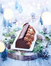 Les Plus Belles Buches De Noel 2020 Elle Buche De Noel Biscuit De Noel Recette Buche De Noel