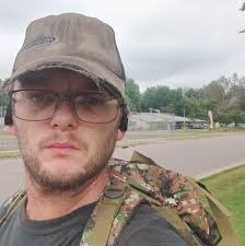 Today, we pause to honor the courage, sacrifice, and service of our  nation's veterans. From all of us at Greyhound, thank you for helping keep  America moving💙