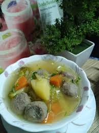 Daging dan tulang (rebus shingga empuk dan lembut) 1 paket bebola daging ramly. Namakucella Sup Sayur Bebola Daging