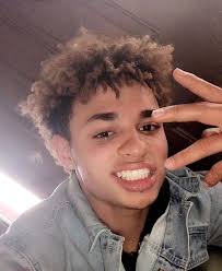 Wade Moore (@wadetmoore)