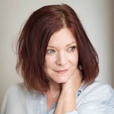 Finty Williams's Instagram, Twitter & Facebook