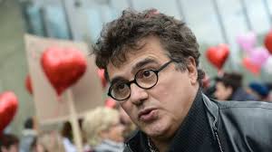 Patrick Pelloux sur la stratégie vaccinale : "on s'y est pris comme des  manches !"