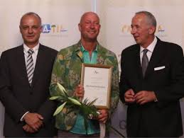 En nu presenteert rene zijn eerste boek: The Netherlands Business Htz