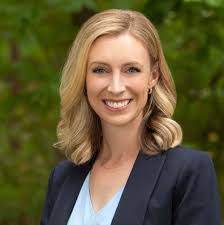 Julie Copp's Instagram, Twitter & Facebook