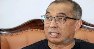 Born 10 july 1958), commonly known as salleh said keruak, is a malaysian politician who was chief minister of the state of sabah from 1994 to 1996. Prn Sabah Salleh Said Keruak Buat Kemunculan Semula