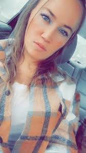 Samantha Ager's Instagram, Twitter & Facebook