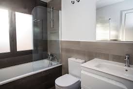 Simak cara membersihkan bak mandi keramik agar bak mandi keramik tua tetap bersih berkilau. Diy Bilik Air Bocor Design Rumah Terkini