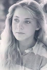 Polly Maxwell (Viveka Davis).