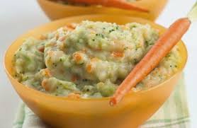 Pada usia 6 bulan, bayi sudah bisa duduk meskipun dengan bantuan tangan bunda di belakang punggung. Resep Mp Asi Bubur Sayur Kreasi Bunda Untuk Bayi Usia 6 9 Bulan Majalah Keluarga