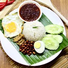 Setiap pagi jual kecuali cuti umum dan cuti emergency. Nasi Lemak Telur Goreng