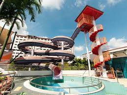 Many people come to this place due to the many other sporting facilities around here. Choa Chu Kang Swimming Complex Cck Swimming Pool