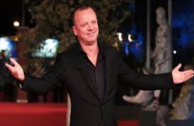 Come è cambiato il rapporto con gigi anna tatangelo, d'alessio innamorato. Gigi D Alessio Chi E La Nuova Fidanzata Di 26 Anni Piu Giovane