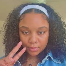 Amber Usrey's Instagram, Twitter & Facebook