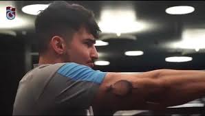 Ozan tufan'ın seçtiği dövme modelleri ve yaptırdığı kol kaplama dövmenin anlamlarını merak ediyorsanız yazımızın geri kalanında bu konulara değineceğiz. Spor Medya Ugurcan Cakir In Yeni Dovmesi Ay Yildiz Facebook