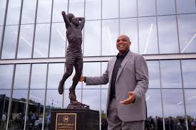 Not only did barkley attend auburn, but he is one of the best players to have ever worn a. Philadelphia 76ers The Story Behind Charles Barkley S New Statue