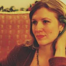 Leslie Elliott's Instagram, Twitter & Facebook