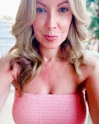 Janine Graff's Instagram, Twitter & Facebook