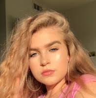 Ariana Hansen's Instagram, Twitter & Facebook