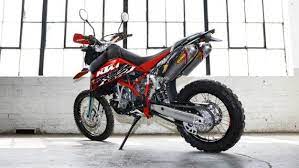 Custom Ktm 950 Super Enduro By Revit Ktm Ktm 950 Ktm Adventure
