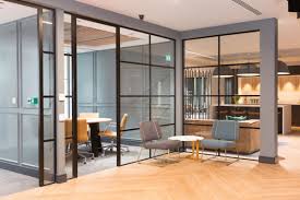 Use Of A Corner Landmark Space Serviced Offices London 4 Commercial Office Design Corporate Office Design Office Design Inspo