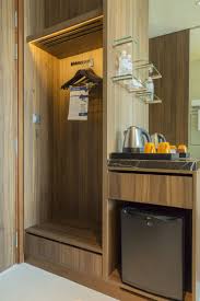 The opposite is true for, saturday, which is usually the most expensive day. In Room Closet And Mini Fridge At Holiday Inn Express Singapore Clarke Quay Hotel Room Interior Hotel Room Design Hotel Bedroom Design
