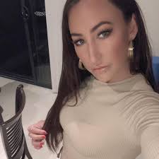 8 Potret Pekerja Tambang Cantik, Tetap Dandan Hingga Ekstensi Bulu Mata