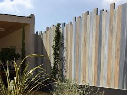 Avant Apres Une Cloture Originale Pour Une Maison Bois Contemporaine En 2020 Amenagement Jardin Cloture Deco Mur Exterieur Cloture Jardin Bois