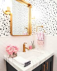 It has been quite recently that we've started to see wallpapered bathrooms come back in style. 17 Times That Wallpaper In A Bathroom Stole The Show Houseandhome Ie