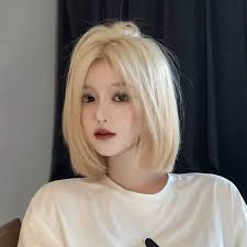 White golden wig for women with short hair: 👑 Lolita's daily age-reducing  handy gadget, bob