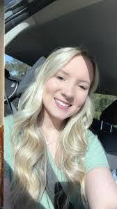 Melissa Veselka's Instagram, Twitter & Facebook