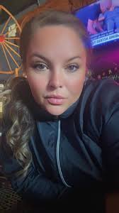 Come see me !!! Thumpin' Tuesday starts at 7pm. Definitely feels like my  Monday! Come cheer me up! 🤍🎀🤍