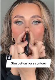 Contouring my moon face 🌝 #makeuptips #contourhack